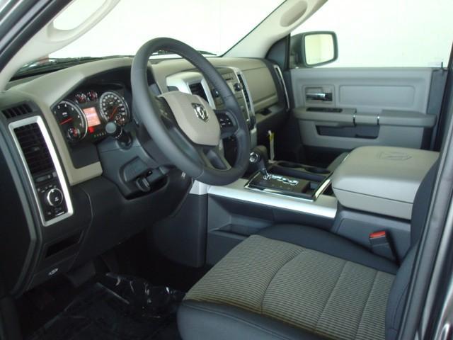 Dodge Ram 1500 2012 photo 2