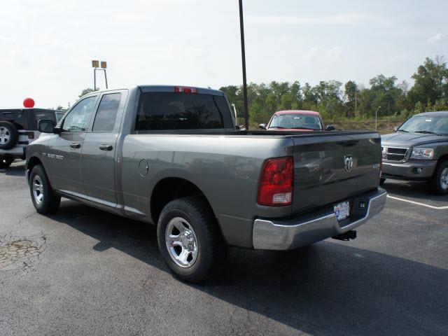 Dodge Ram 1500 2012 photo 2