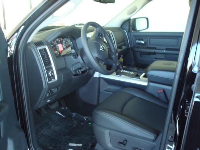 Dodge Ram 1500 2012 photo 2