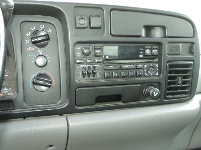 Dodge Ram 2500 1996 photo 17