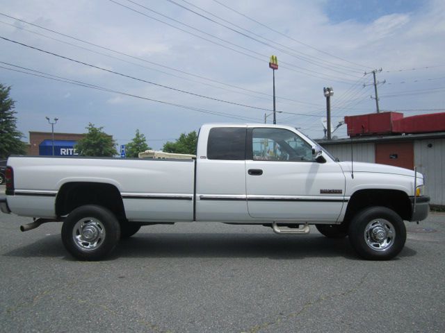 Dodge Ram 2500 SLT Pickup Truck