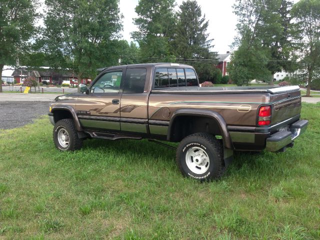 Dodge Ram 2500 1997 photo 2