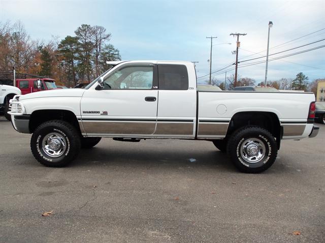 Dodge Ram 2500 1997 photo 2