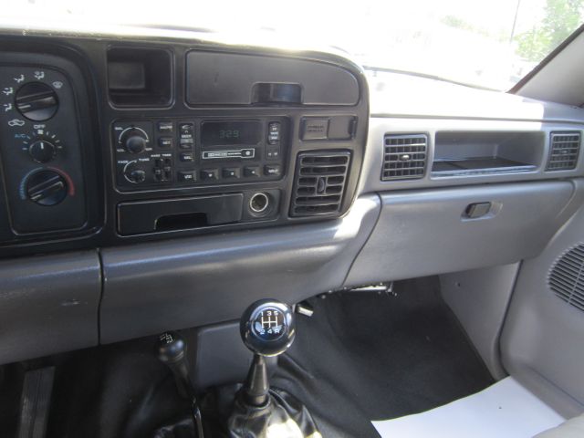 Dodge Ram 2500 1997 photo 31