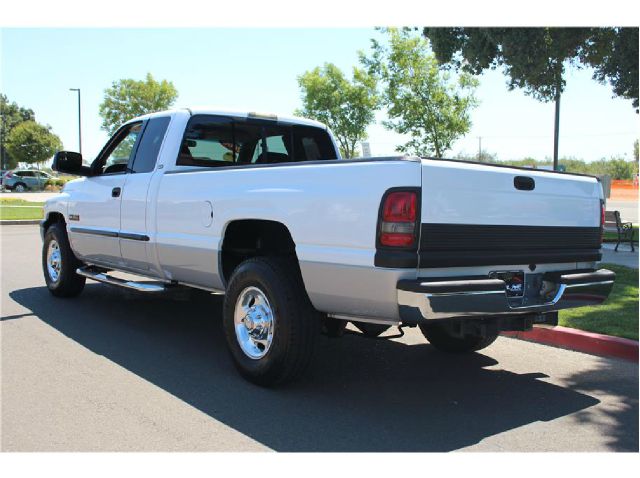 Dodge Ram 2500 2000 photo 2