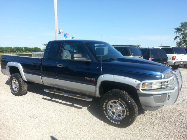 Dodge Ram 2500 2000 photo 2