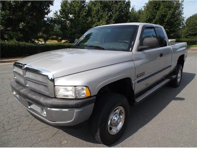 Dodge Ram 2500 2000 photo 3