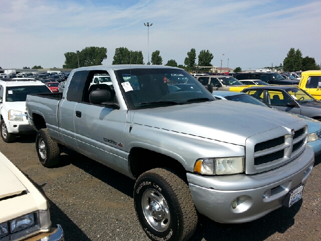 Dodge Ram 2500 1500 LT 4WD Pickup Truck