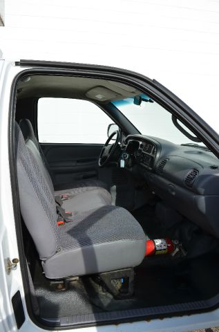 Dodge Ram 2500 2001 photo 2