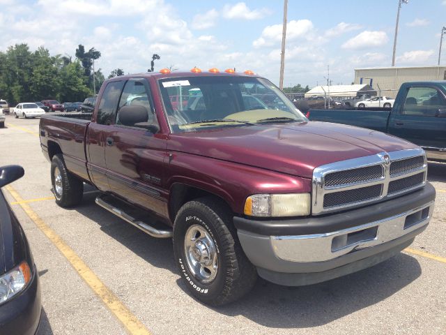 Dodge Ram 2500 C1500 LS Pickup Truck