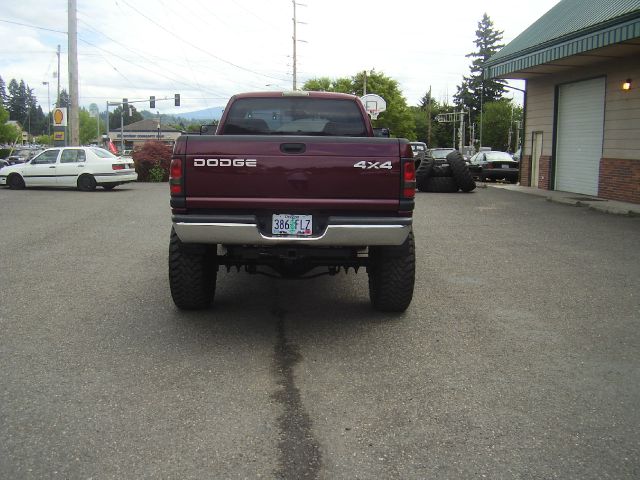 Dodge Ram 2500 Z71 4X4 CREW CAB Pickup Truck