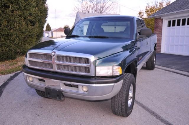 Dodge Ram 2500 SE 4D Extended Cab Pickup