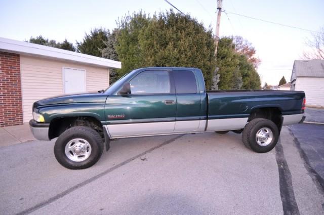 Dodge Ram 2500 2001 photo 2