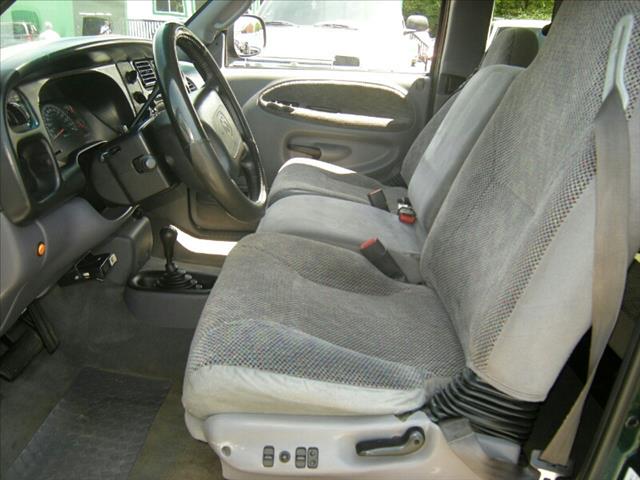 Dodge Ram 2500 2001 photo 2