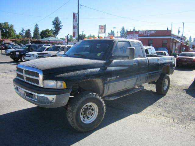 Dodge Ram 2500 Z71 4X4 CREW CAB Pickup Truck