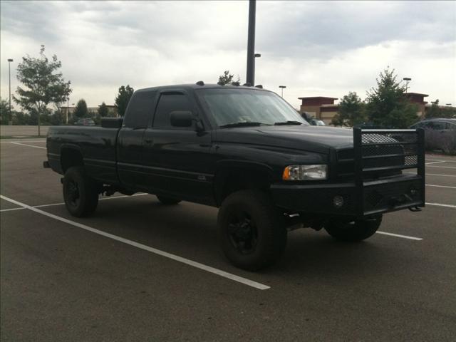 Dodge Ram 2500 SLT Extended Cab Pickup