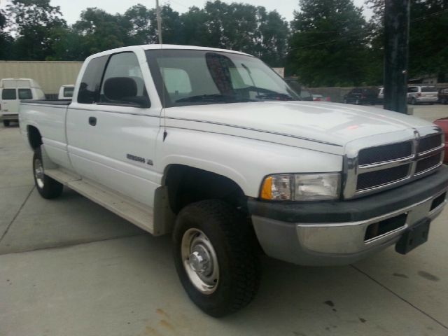 Dodge Ram 2500 2001 photo 2