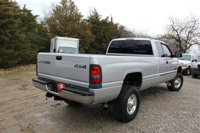 Dodge Ram 2500 2002 photo 3