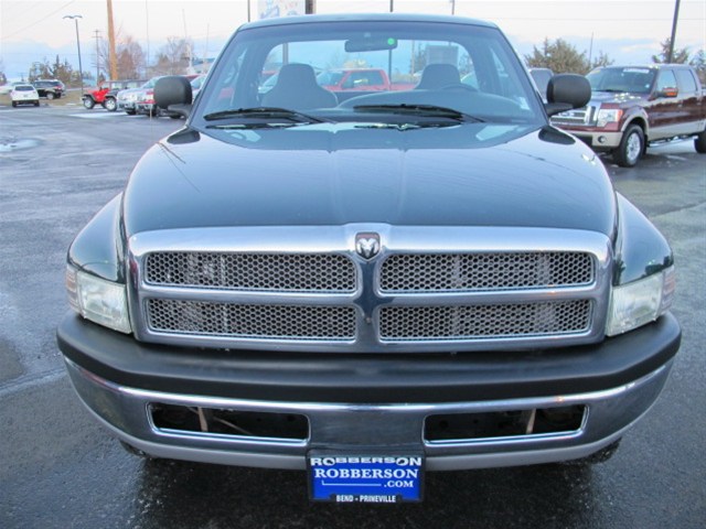 Dodge Ram 2500 2002 photo 2