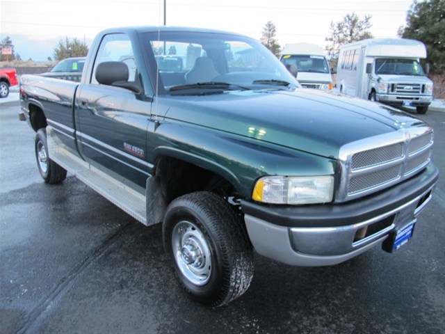 Dodge Ram 2500 2002 photo 3