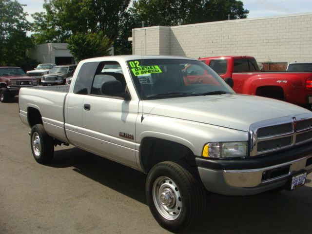 Dodge Ram 2500 EX W/ Leather And DVD Pickup Truck