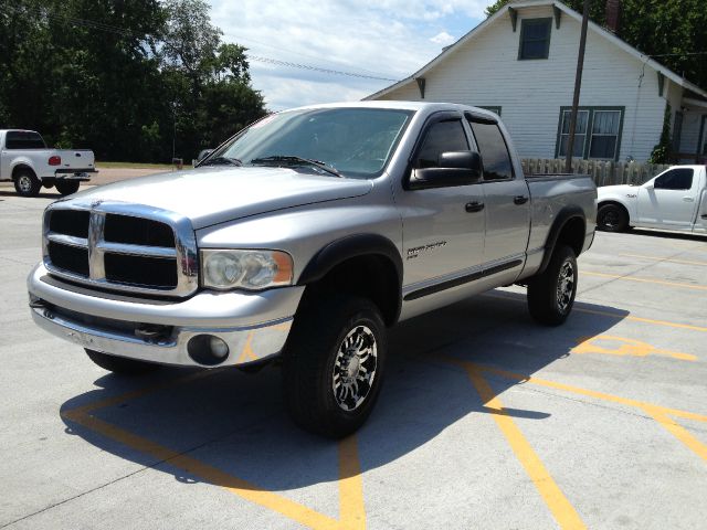 Dodge Ram 2500 Ext WT Pickup Truck