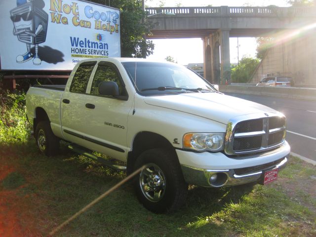 Dodge Ram 2500 Ext WT Pickup Truck