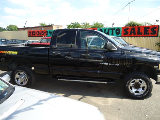 Dodge Ram 2500 4dr 4WD EXT LS 4x4 SUV Pickup Truck