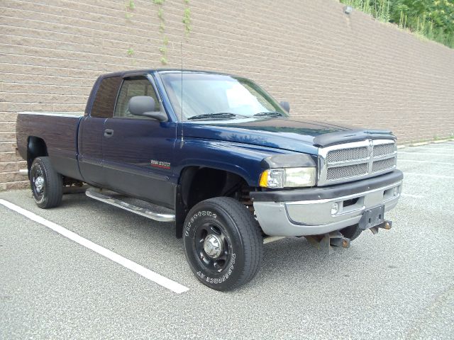 Dodge Ram 2500 2003 photo 2