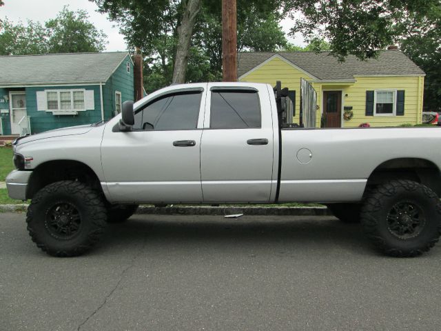 Dodge Ram 2500 2004 photo 2