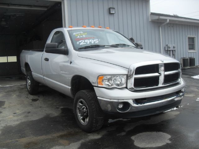 Dodge Ram 2500 2004 photo 2