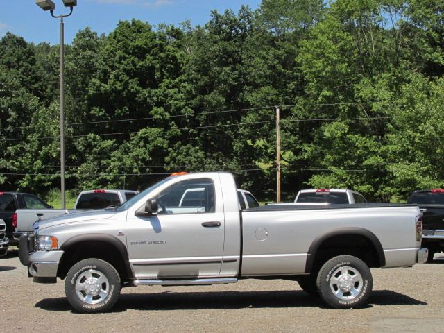 Dodge Ram 2500 2004 photo 2