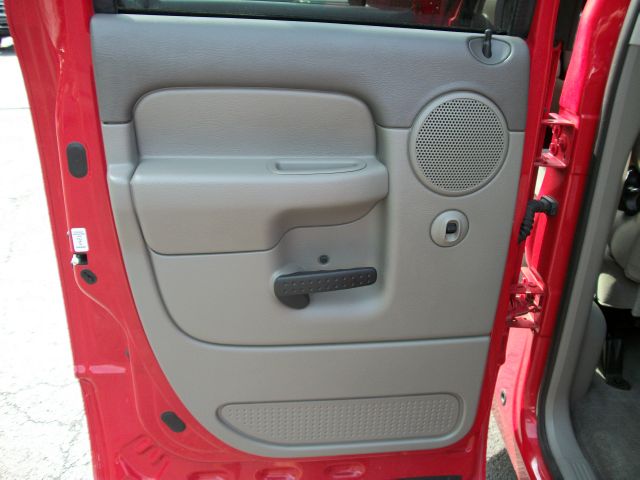 Dodge Ram 2500 2004 photo 17