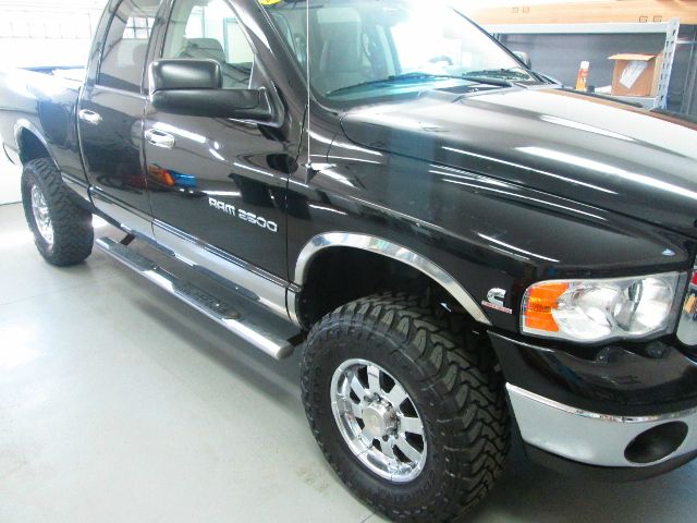 Dodge Ram 2500 2004 photo 2