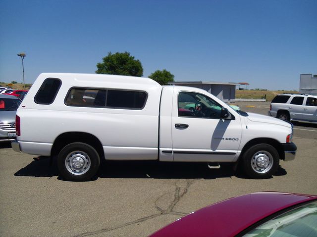 Dodge Ram 2500 2004 photo 2