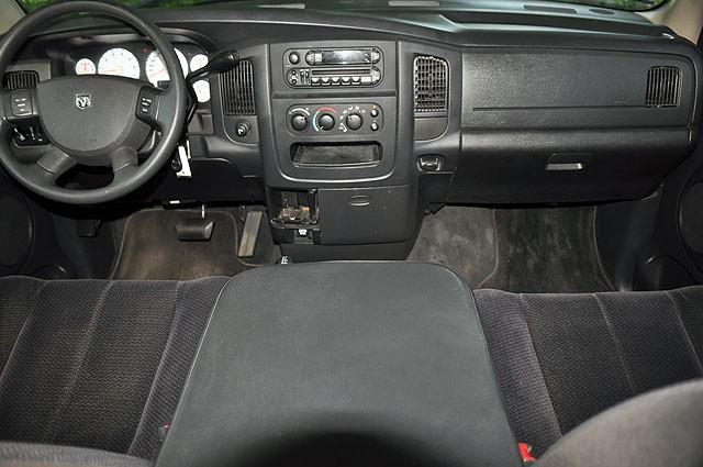 Dodge Ram 2500 2004 photo 17