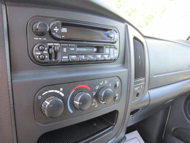 Dodge Ram 2500 2004 photo 22