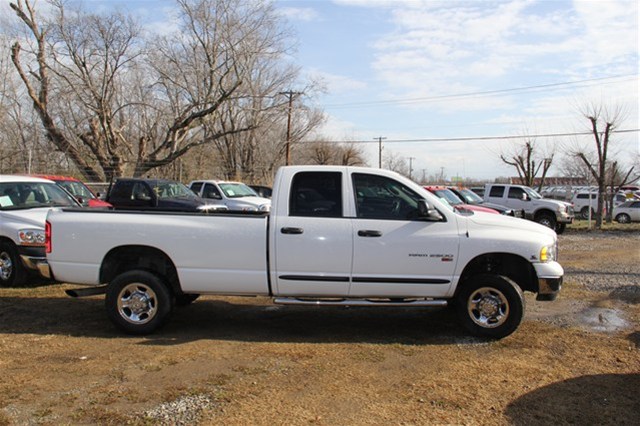 Dodge Ram 2500 2005 photo 2