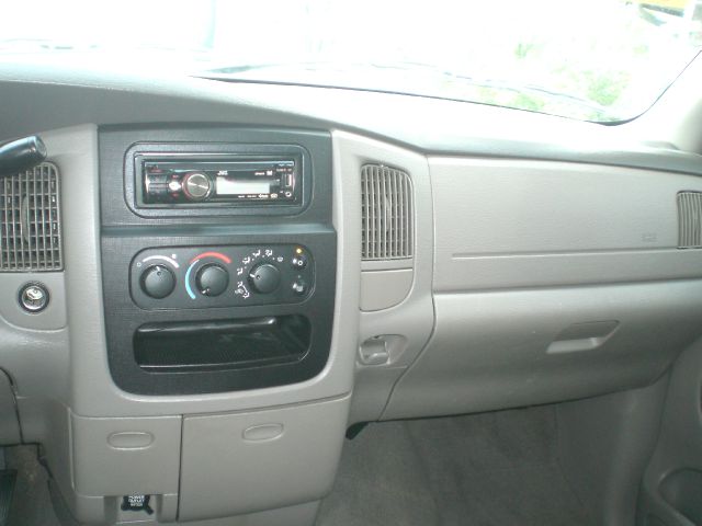 Dodge Ram 2500 2005 photo 17