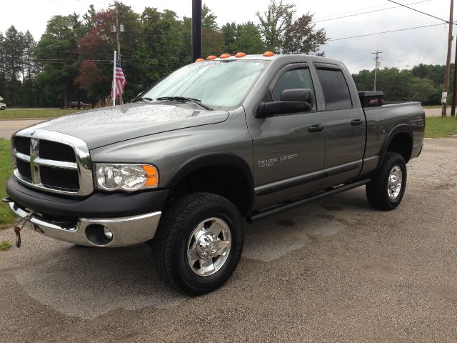 Dodge Ram 2500 4dr 114 WB XLT 4WD Pickup Truck