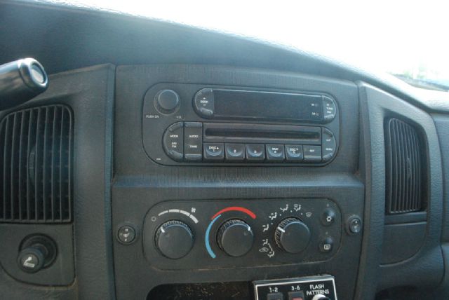 Dodge Ram 2500 2005 photo 2