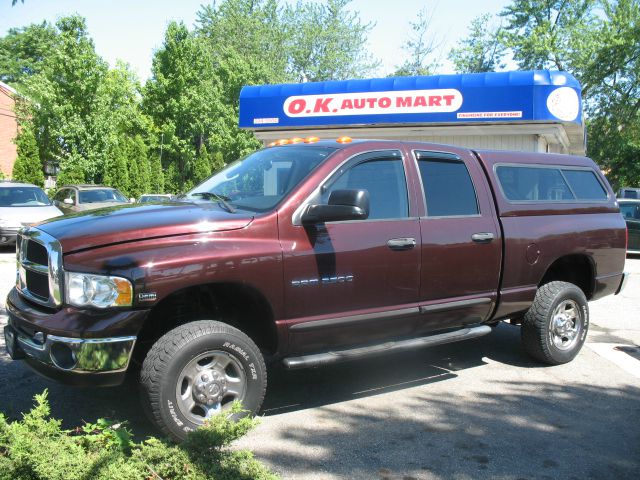 Dodge Ram 2500 4dr 4WD EXT LS 4x4 SUV Pickup Truck