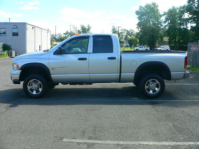 Dodge Ram 2500 Ext WT Pickup Truck