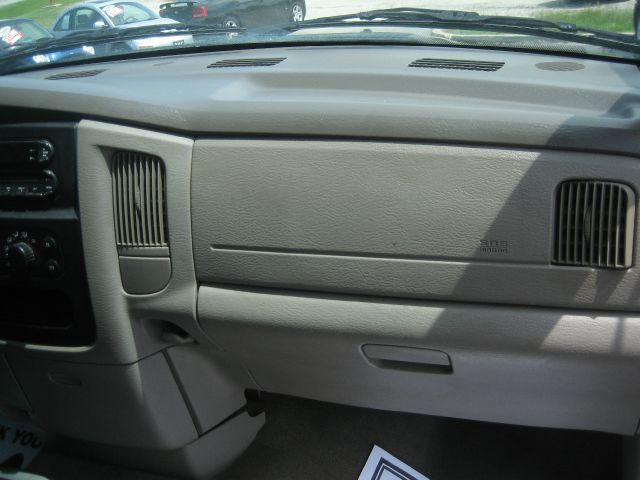 Dodge Ram 2500 2005 photo 17