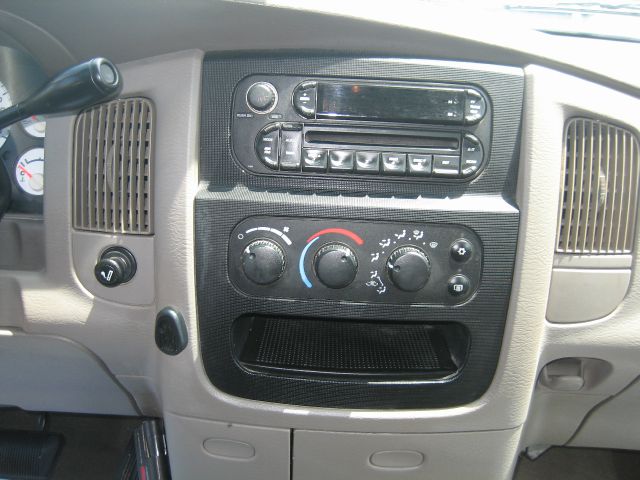 Dodge Ram 2500 2005 photo 18