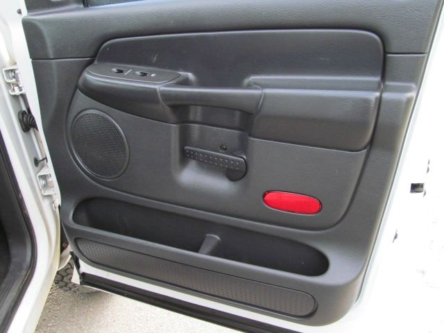 Dodge Ram 2500 2005 photo 16