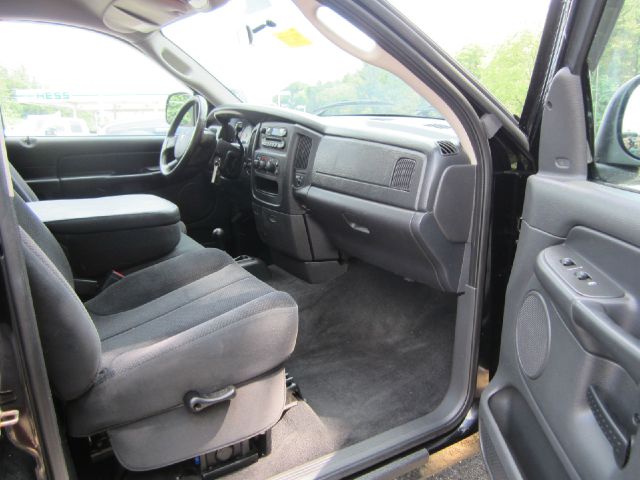 Dodge Ram 2500 2005 photo 9