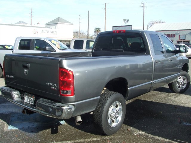 Dodge Ram 2500 2005 photo 3