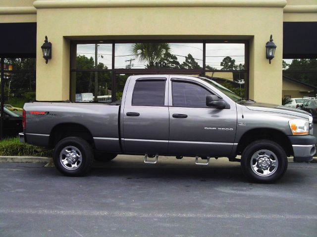 Dodge Ram 2500 2006 photo 2