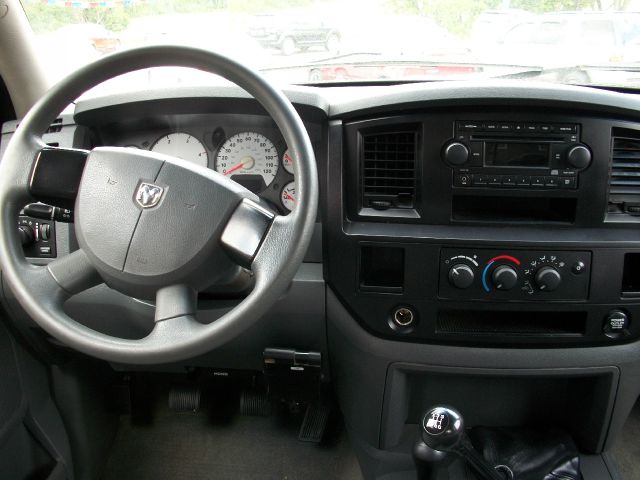 Dodge Ram 2500 2006 photo 2